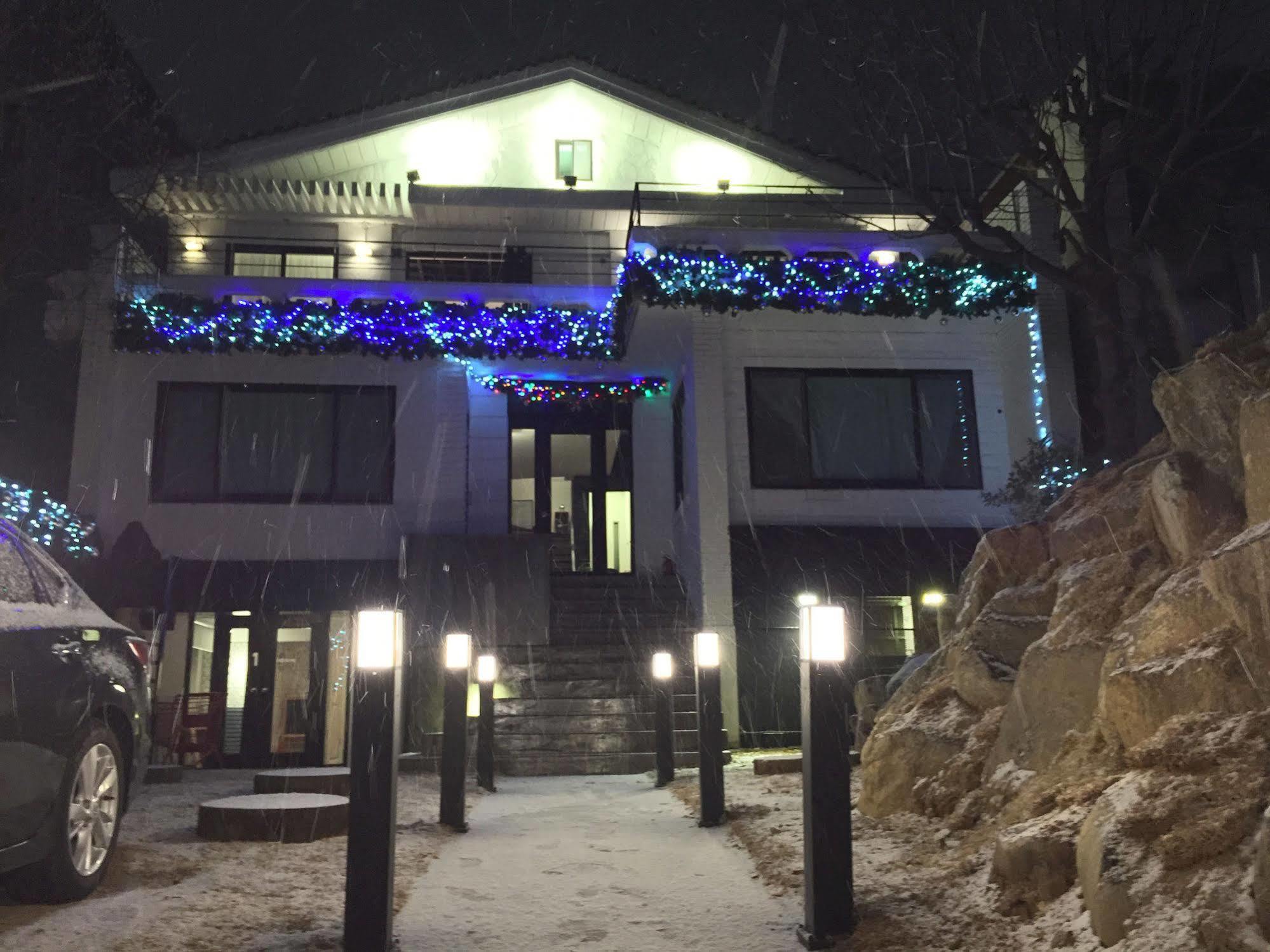Хостел House 740 Сеул Екстер'єр фото